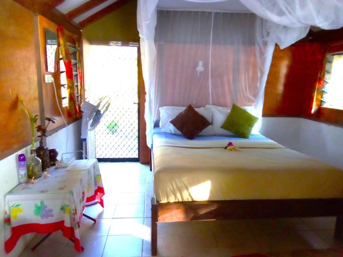 Vatupau Beachfront Bungalows Port Vila Ngoại thất bức ảnh